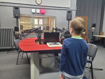 Dzieci mają głos – wrocławskie przedszkolaki czytają nazwy przystanków w autobusach i tramwajach