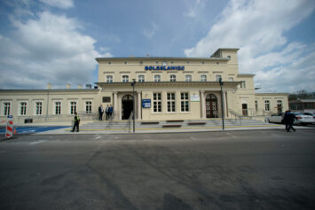 Dworzec w Bolesławcu otwarty dla podróżnych 