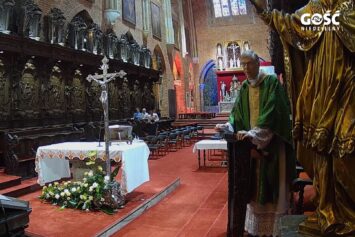 18:00 Msza św. z katedry wrocławskiej