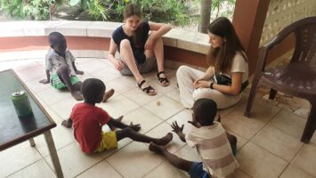 Projekt Gambia 2022. Uczniowie liceum salezjańskiego na misjach w najmniejszym państwie Afryki [relacja]