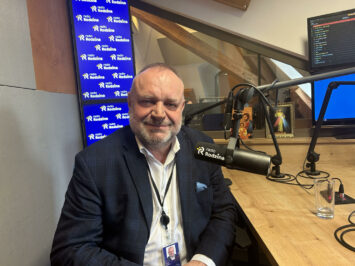 Europoseł Duda: Największy autorytet wykorzystywany jest do walki politycznej