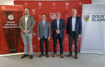 Zmierz się z hakerami w grze o „Cybertron”