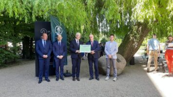 Wręczono promesy na Ekopracownię zielone serce szkoły