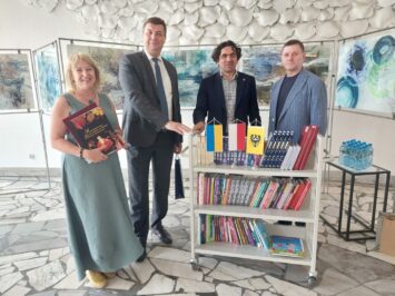 Uroczyste przekazanie książek z Ukrainy Dolnośląskiej Bibliotece Publicznej we Wrocławiu