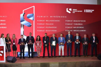 Wyróżnienie dla Powiatu Wrocławskiego za realizację projektu Całodobowa opieka wytchnieniowa