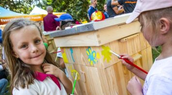 Miedziowe Pszczoły zamieszkają w kolejnych pasiekach przy oddziałach KGHM