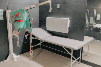 Nowa komfortka w centrum miasta. Wrocławski Instytut Kultury coraz bardziej dostępny dla osób z niepełnosprawnościami