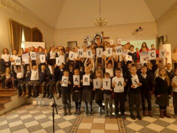 Od 30 lat Świeca Caritas tworzy polską Wigilię!