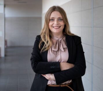 Dr Beata Rajba: Zaczyna się Sejm. Nie daj się manipulacjom polityków