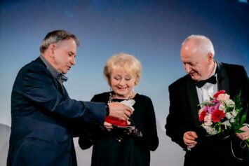 Magdalena Zawadzka i Radosław Piwowarski z Kryształowymi Dzikami Festiwalu Reżyserii