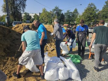 Mobilizacja mieszkańców w wyniku zagrożenia powodzią