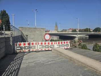 Przejście dla pieszych pod Mostem Pokoju zamknięte!