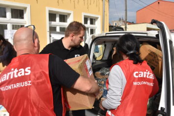 Pomoc i organizacja wsparcia dla powodzian