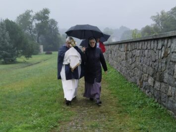 Cudowne ocalenie i pomoc dla Ośrodka Sióstr Elżbietanek we Wleniu