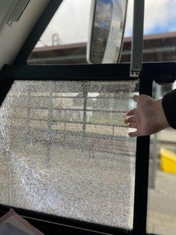 Koleje Dolnośląskie wyznaczają nagrody za pomoc w ujęciu sprawców ataków na pociągi