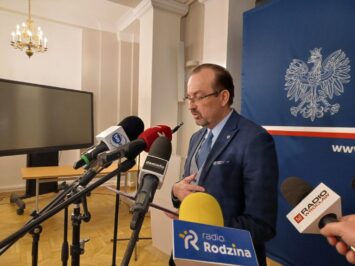 Ponad tysiąc rodzin otrzymało zasiłki do 200 tys. złotych