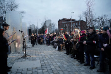 Wrocławianie obejrzeli spektakl słowno-muzyczny „Pamięci Niezłomnych”.