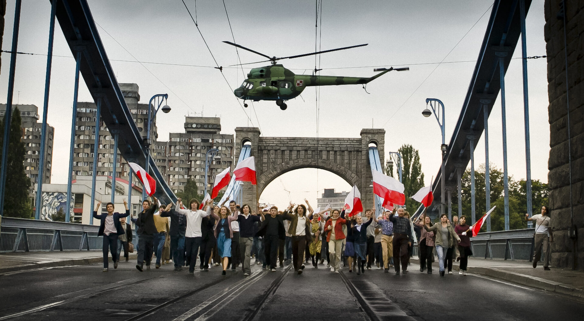 „80 milionów”, reż. Waldemar Krzystek, Wrocław, mat. DCF.jpg