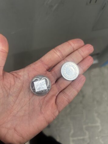 Uwaga na fałszywe monety w biletomatach