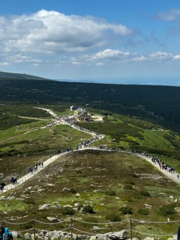 Tłumy w Karkonoszach w długi weekend