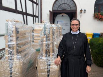 35 łóżek medycznych od Caritas Polska