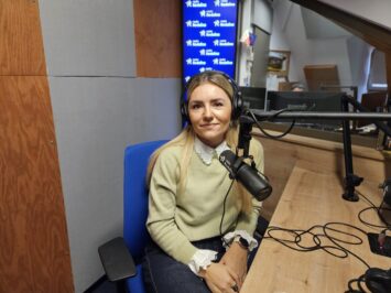 Jak uczyć dzieci mądrego podejścia do pieniędzy –  rozmowa z ekspertką banku Credit Agricole