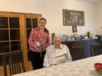 Mkną po szynach niebieskie tramwaje