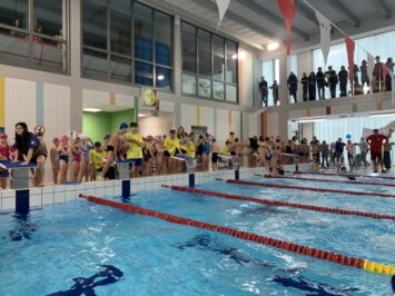 Popłynęli w szczytnym celu