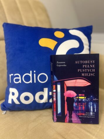 Zuzanna Gajewska o „Autobusach pełnych pustych miejsc”