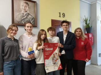 „Tak. Pomagam!” Dlaczego młodzież włącza się w najbliższą akcję Caritas i wolontariat