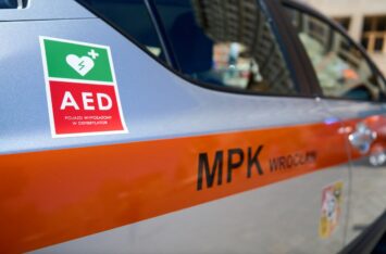 Defibrylatory w pojazdach MPK Wrocław