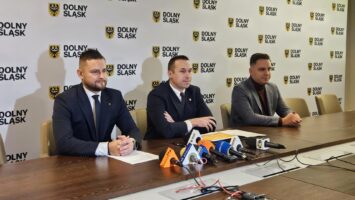 Dolny Śląsk przyspiesza na torach. 300 km linii kolejowych do 2029 r.