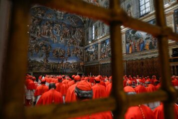 Rozpoczyna się Konsystorz: Narada Papieża z kardynałami