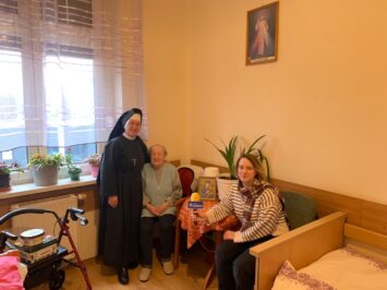 Posługa wśród chorych daje nam spełnienie się, radość. Wizyta w DPS we Wrocławiu
