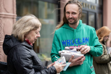 Blisko 200 książek do rozdania w linii 7. BookTram już 15 kwietnia