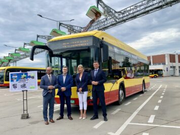 7 nowych elektrycznych Solarisów we Wrocławiu. Będą kursować m.in. na lotnisko