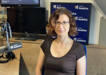 Co żaby mają wspólnego z trzęsieniami ziemi – czyli o ciemnej materii i energii oraz o kosmosie?