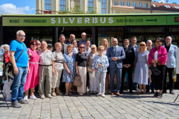 Zatrzymaj się, odpocznij, porozmawiaj. Wrocław uruchamia SILVERBUS dla seniorów