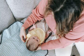Nieprzemakalna mata do przewijania – rodzaje, korzyści i praktyczne porady