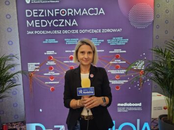 Dezinformacja medyczna: 54% treści dotyczyło szczepień, a 23% diet