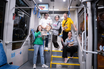Zaczytany tramwaj przejechał przez Wrocław z Radiem Rodzina