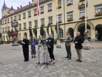 Wyciek danych i kradzież tożsamości. Wrocław i BIK uczą, jak się chronić